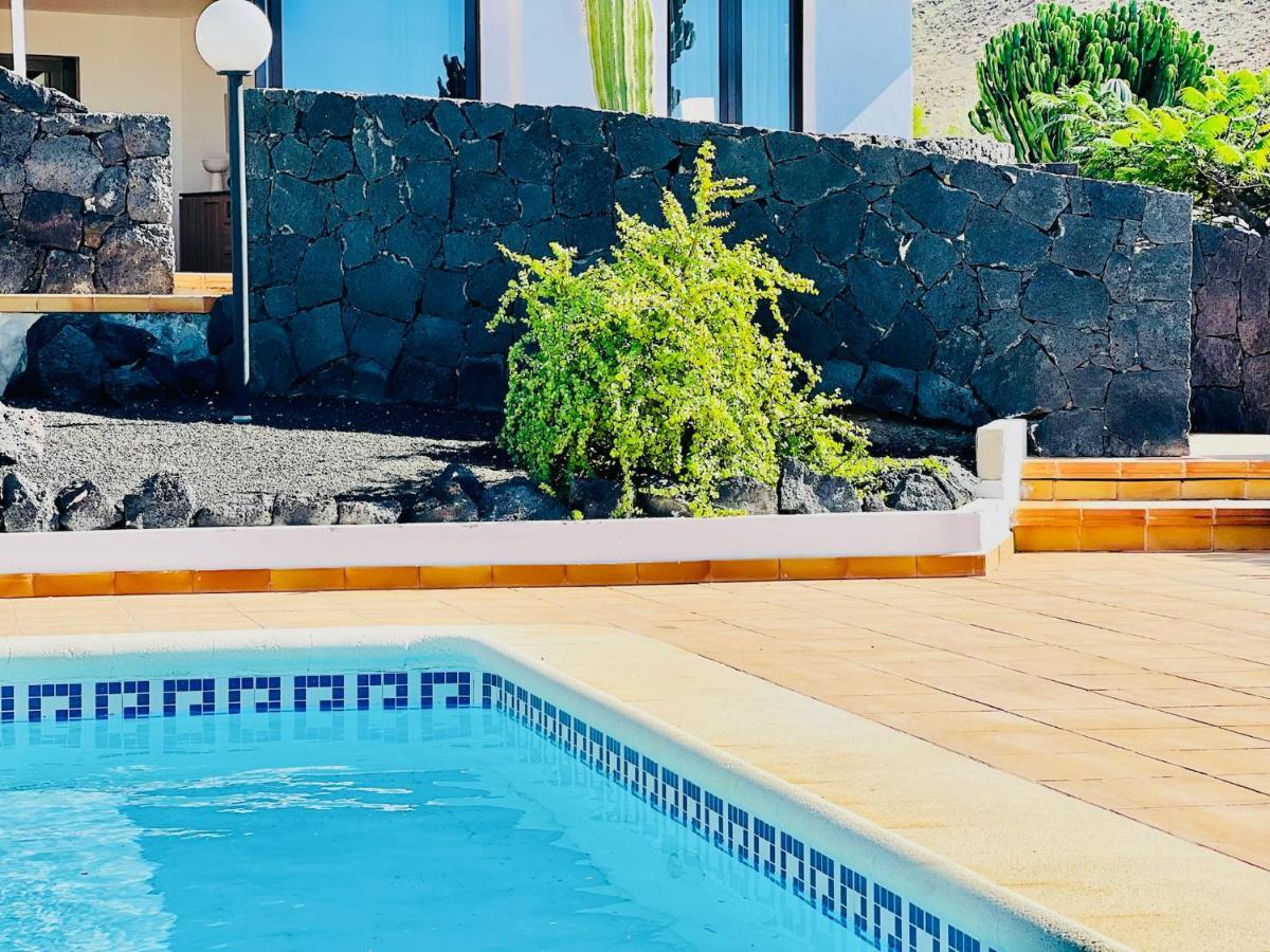 Canaryislandshost I Marquesa Famara Exteriör bild