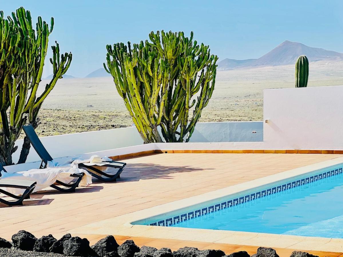 Canaryislandshost I Marquesa Famara Exteriör bild